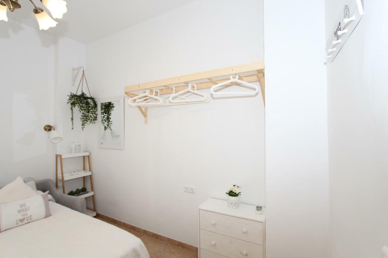 Apartamento Ollerias Málaga Oda fotoğraf