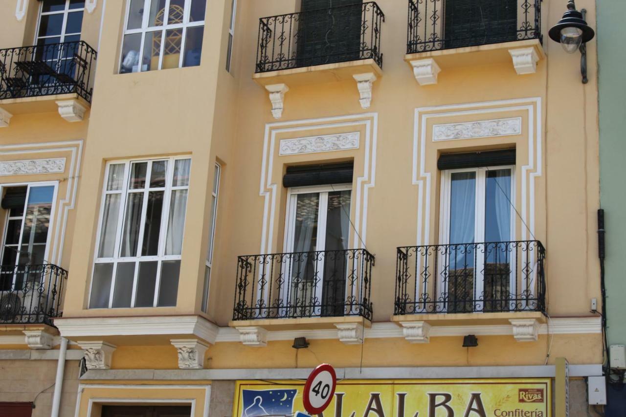 Apartamento Ollerias Málaga Oda fotoğraf